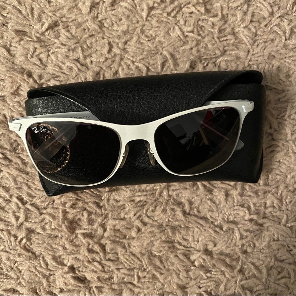 Ray-Ban RB3521 Wayfarer Flat Metal White G…